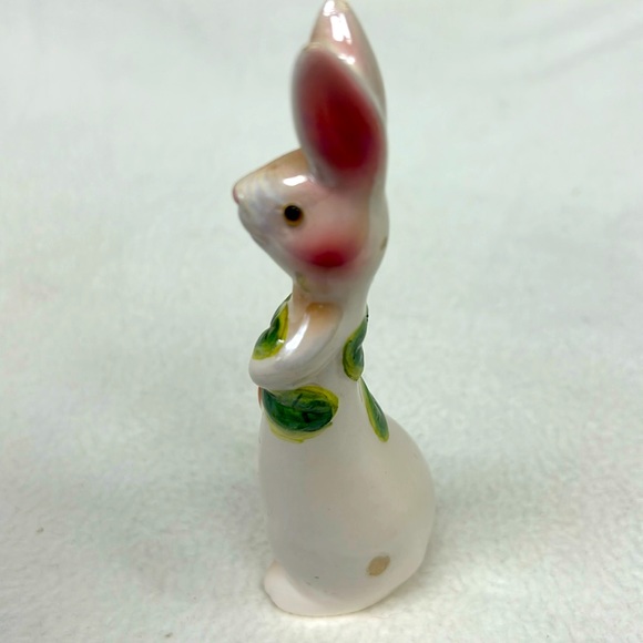 - Vintage GANZ iridescent  6” ceramic bunny holding a carrot - Picture 2 of 8